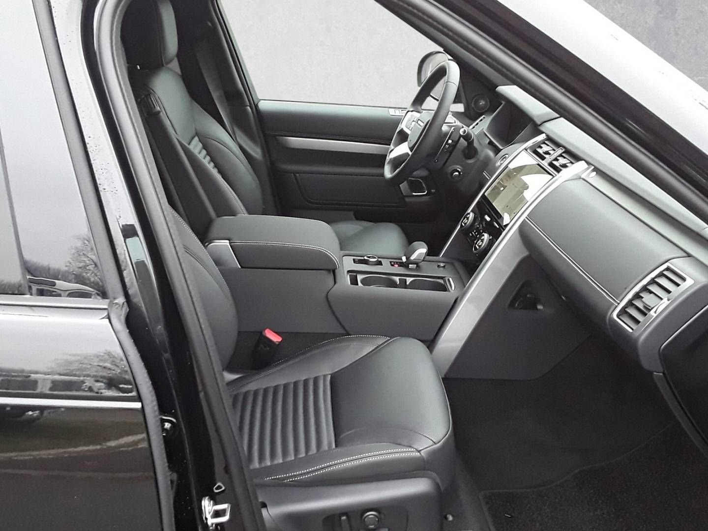 Fahrzeugabbildung Land Rover Discover D350 Dynamic SE