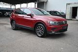 Volkswagen Tiguan Comfortline/ 4Motion/Panorama/AHK - Volkswagen mit Benzin-Antrieb: Rot, Schiebedach, Geländewagen, mit Klimaanlage