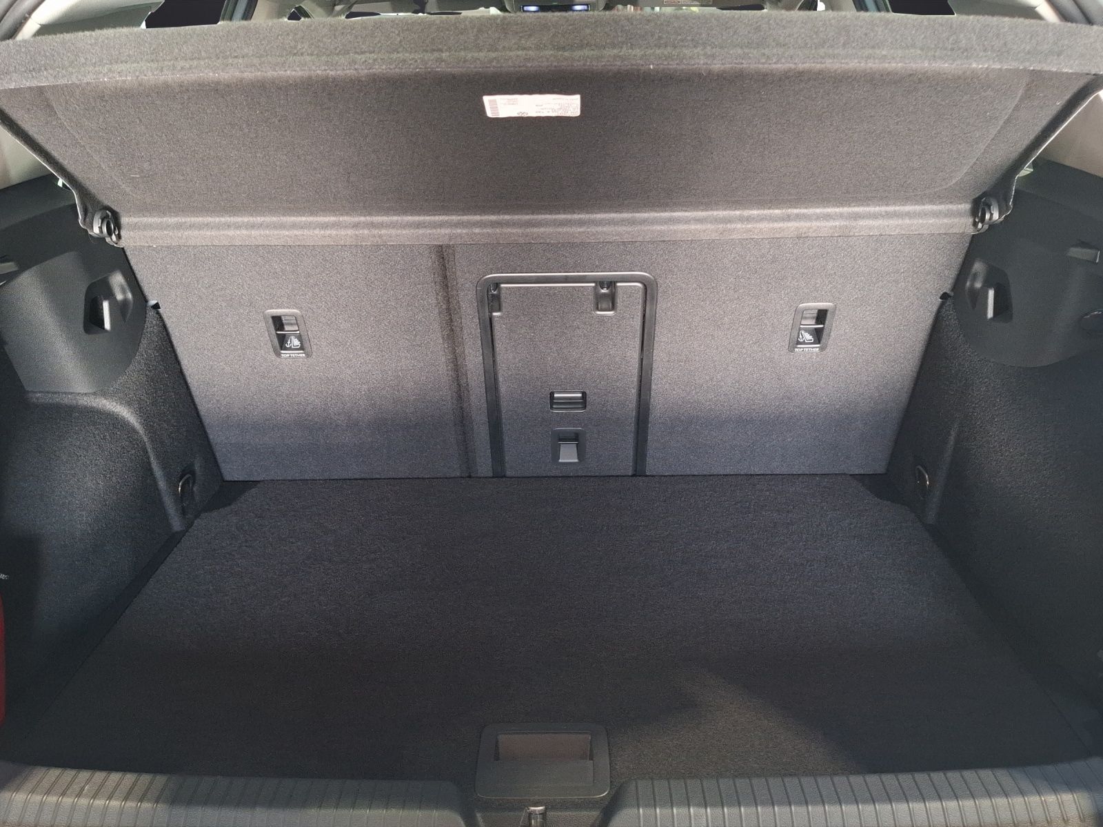 Fahrzeugabbildung Volkswagen Golf VIII TSI Life LED Navi AID ACC RFK HUD SHZ