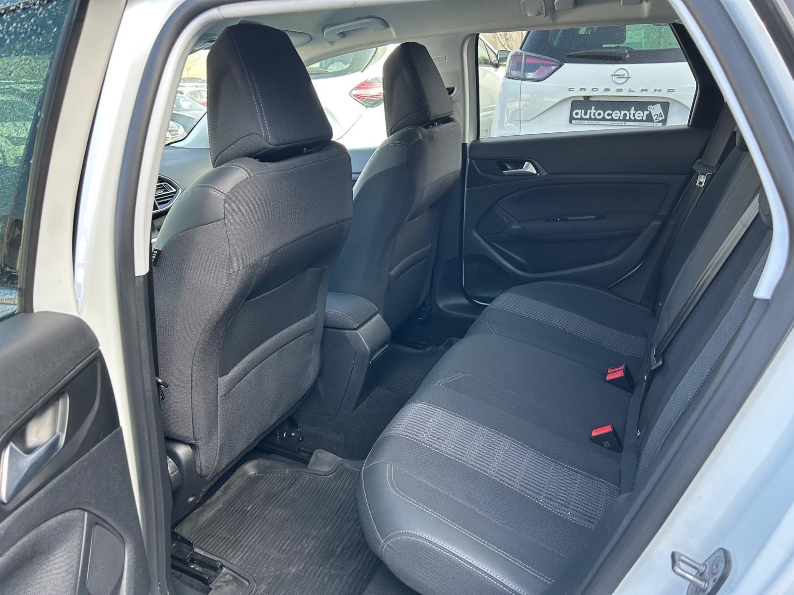 Fahrzeugabbildung Peugeot 308 SW Allure°Automatik°AHK°Kamera°Navi°1.Hand°