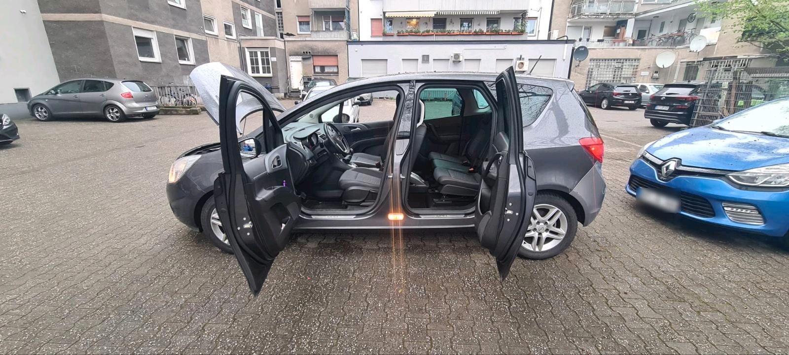 Opel Meriva 2011 — photo 7