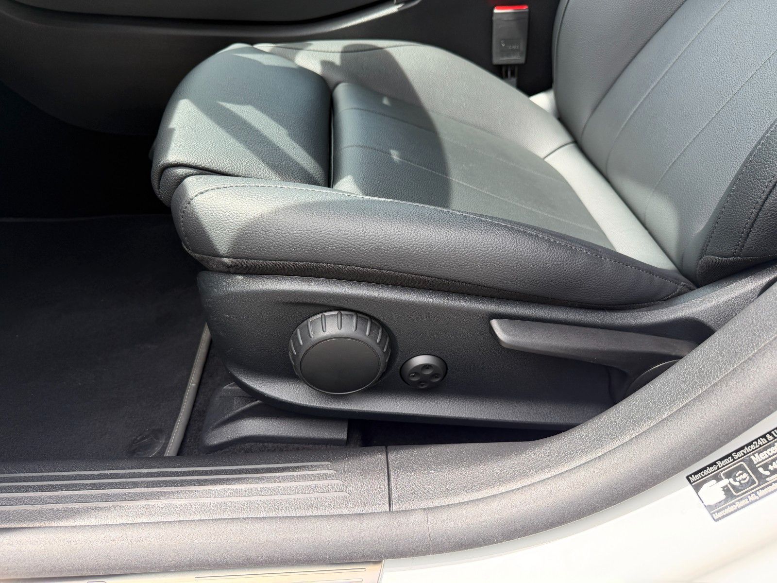 Fahrzeugabbildung Mercedes-Benz CLA 250 e Progressive Night+Distr+R-Kamera+Ambie