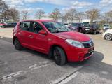 Dacia Sandero Laureate /AHK/SH/Klima - Dacia Sandero Laureate mit Benzin-Antrieb