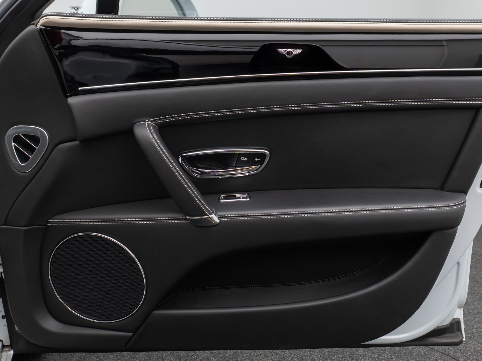 Fahrzeugabbildung Bentley Continental Flying Spur W12 Mulliner by Concord