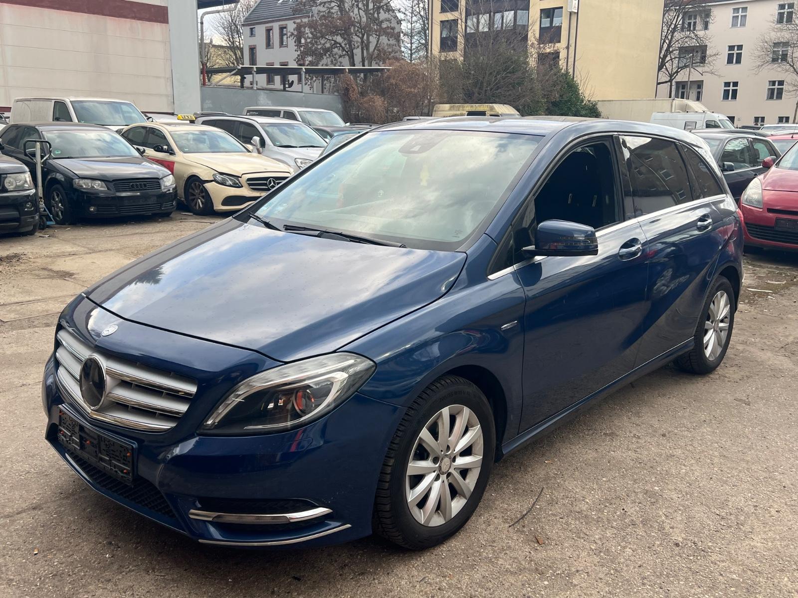 Mercedes-Benz B 200 BlueEFFICIENCY *KAMERA+NAVI+TOT/WINKL+LED*