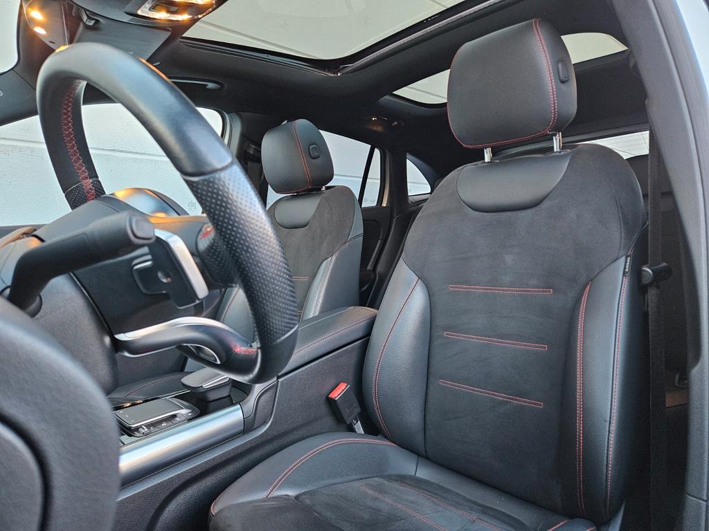 Mercedes-Benz GLA 180