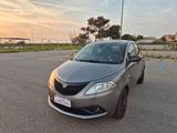 Lancia Ypsilon 1.0 FireFly 5 porte S&S Hybrid Ec - Lancia Ypsilon mit Hybrid-Antrieb