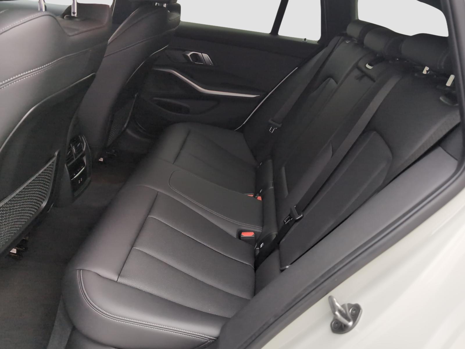 BMW 330i xDrive Touring LiveCockpitProf Kamera HiFi