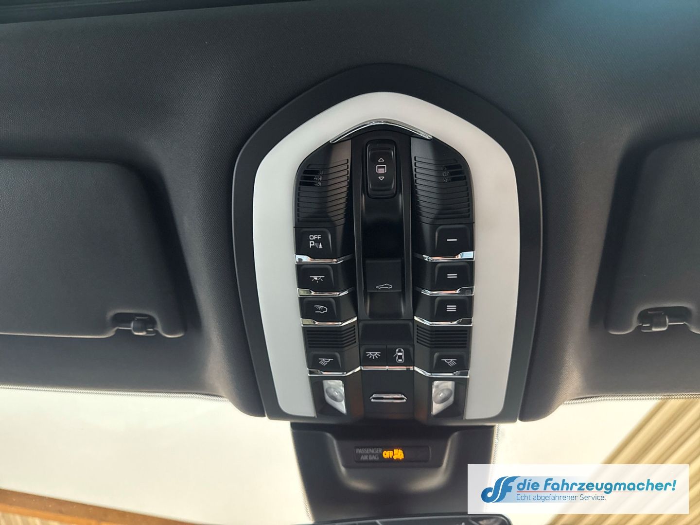 Fahrzeugabbildung Porsche Macan S El. Panodach Navi Memory Sitze Soundsyst