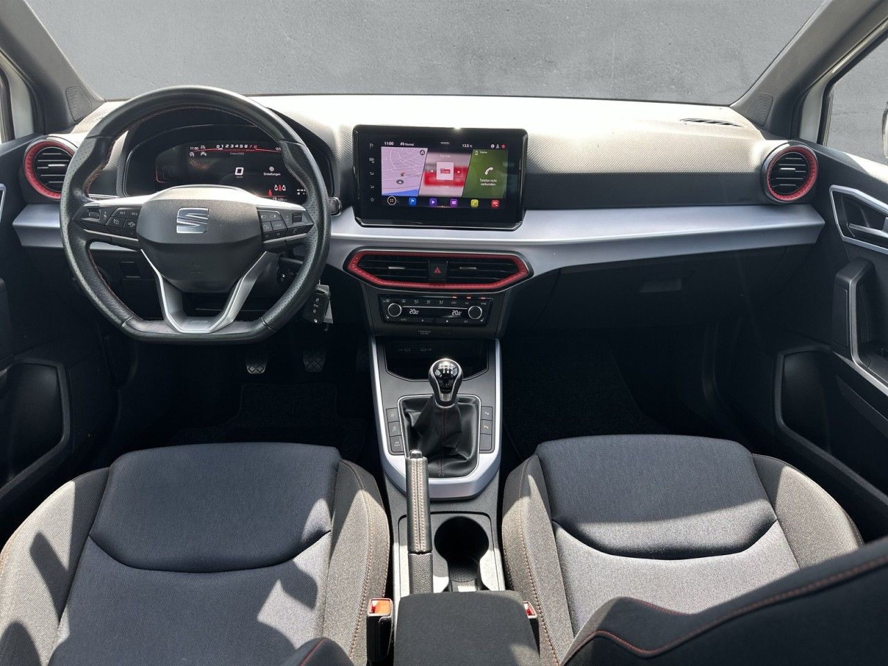 Fahrzeugabbildung SEAT Arona FR 1.0 TSI 110 PS 6-Gang-Kamera*1Hnd* - mit KI generiert/bearbeitet