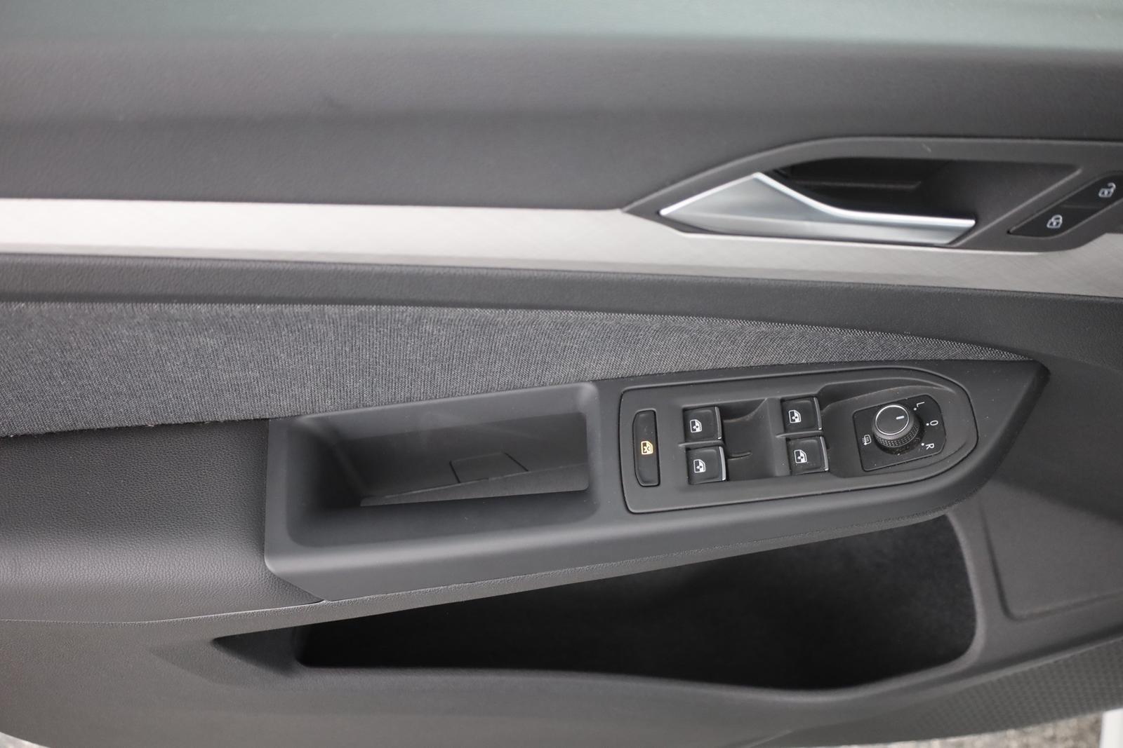 Volkswagen Golf VIII 1.0 eTSI DSG LED Navi ACC DAB, миниатюра 21