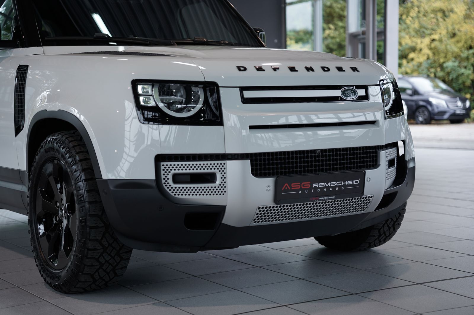 Land Rover Defender