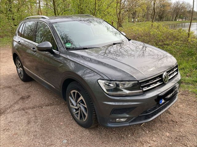 VW Tiguan 2,0 TDI Sound  ACC / AHK