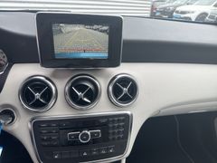 Fahrzeugabbildung Mercedes-Benz A 180 Urban XENON AHK SHZ PDC GRA