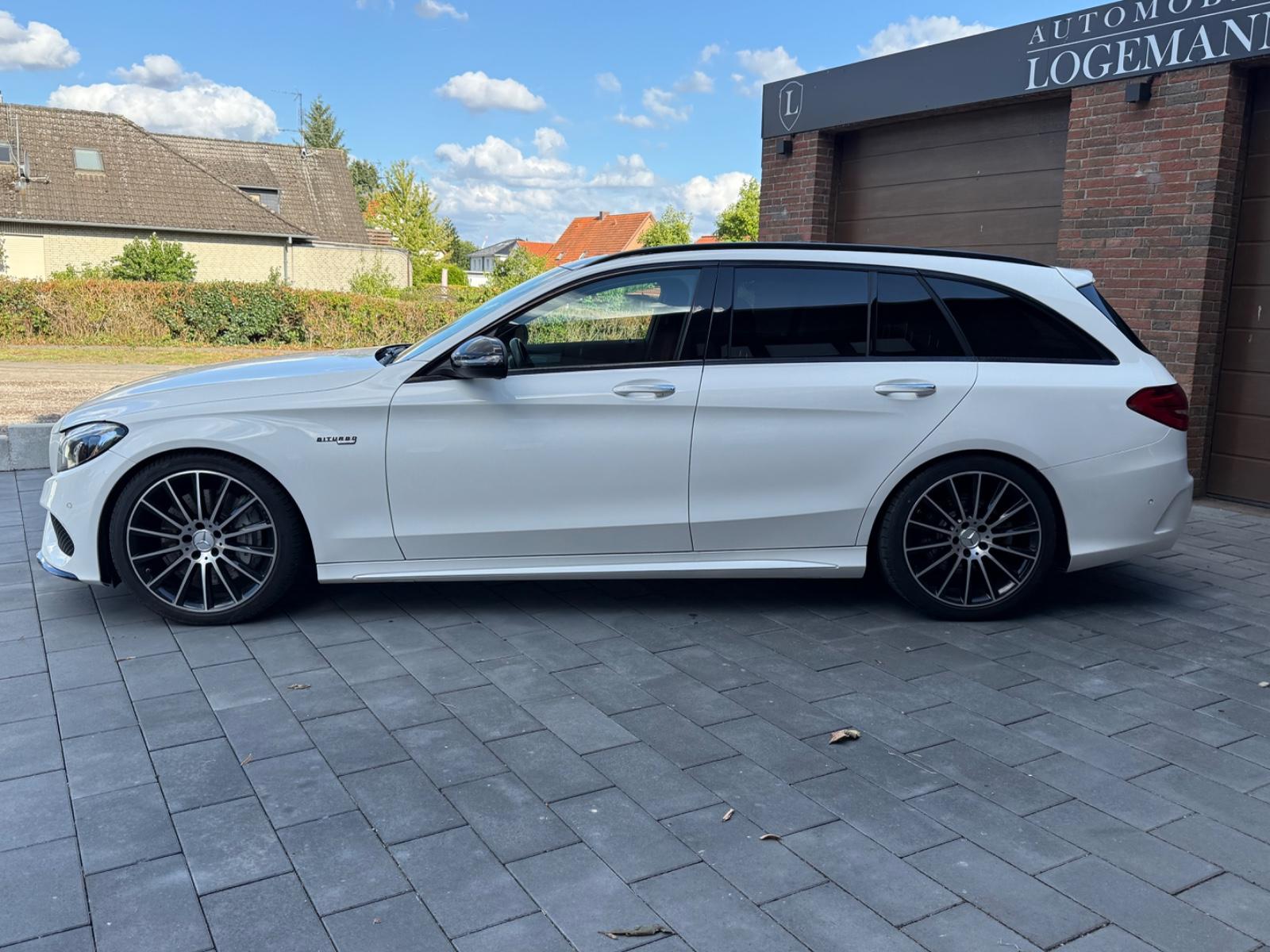 Mercedes-Benz C 43 AMG 4Matic T-Modell I PANO I BURMESTER IHUD