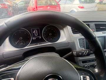 Volkswagen Golf - 8