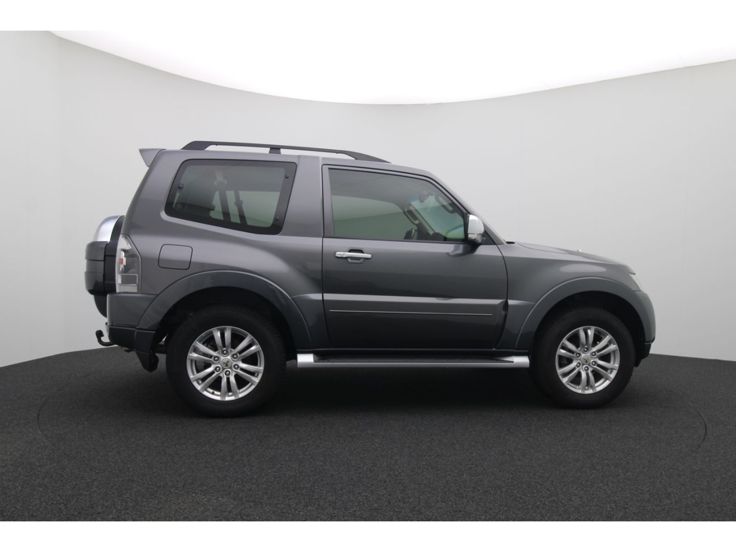 Fahrzeugabbildung Mitsubishi Pajero GLS 3,8L 4WD AHK, AppleCP, Pano, Schiebed