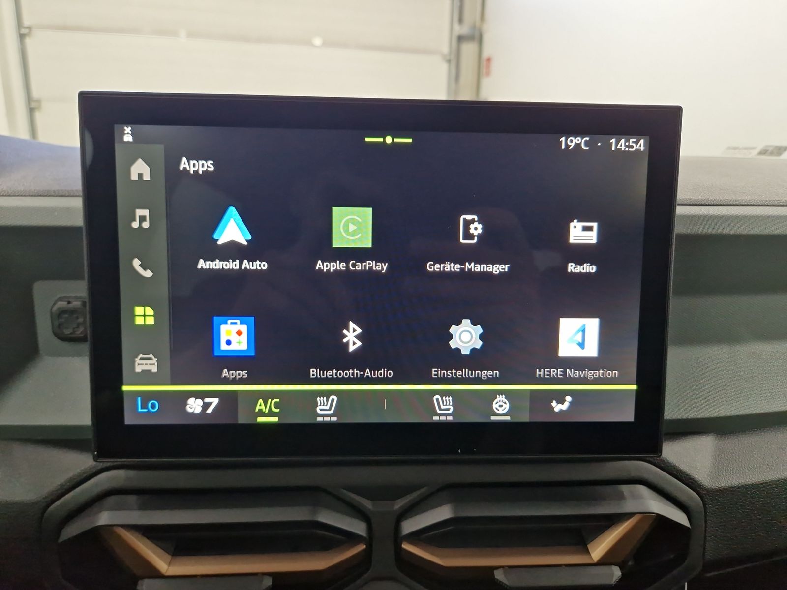 DACIA Duster Extreme Hybrid 155 Winterpaket – Bild 22