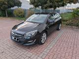 Opel Astra J Sports Tourer 2.0 CDTI - Opel Astra mit Diesel-Antrieb: Kombi, 2.0