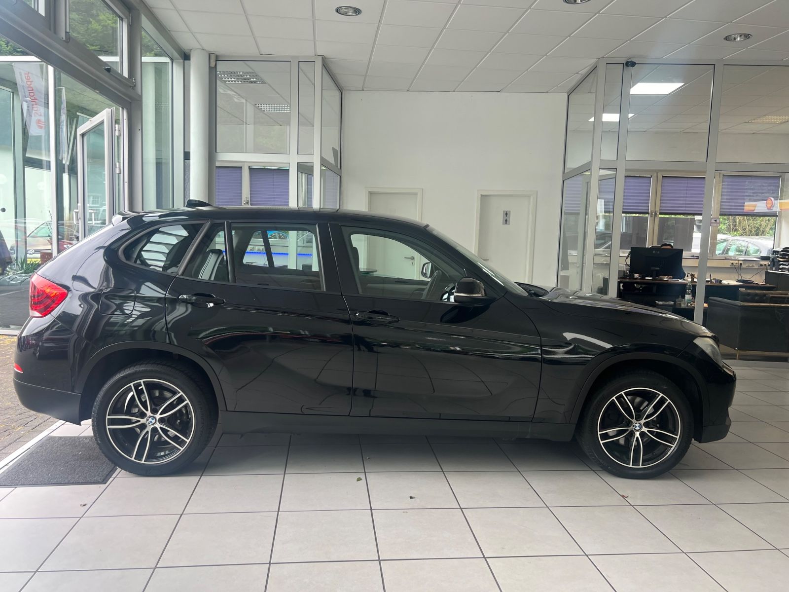 Fahrzeugabbildung BMW X1 18 d xDrive * AUTOMATIK *