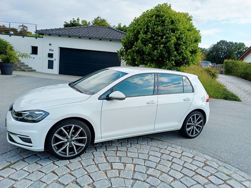 Image of Volkswagen Golf