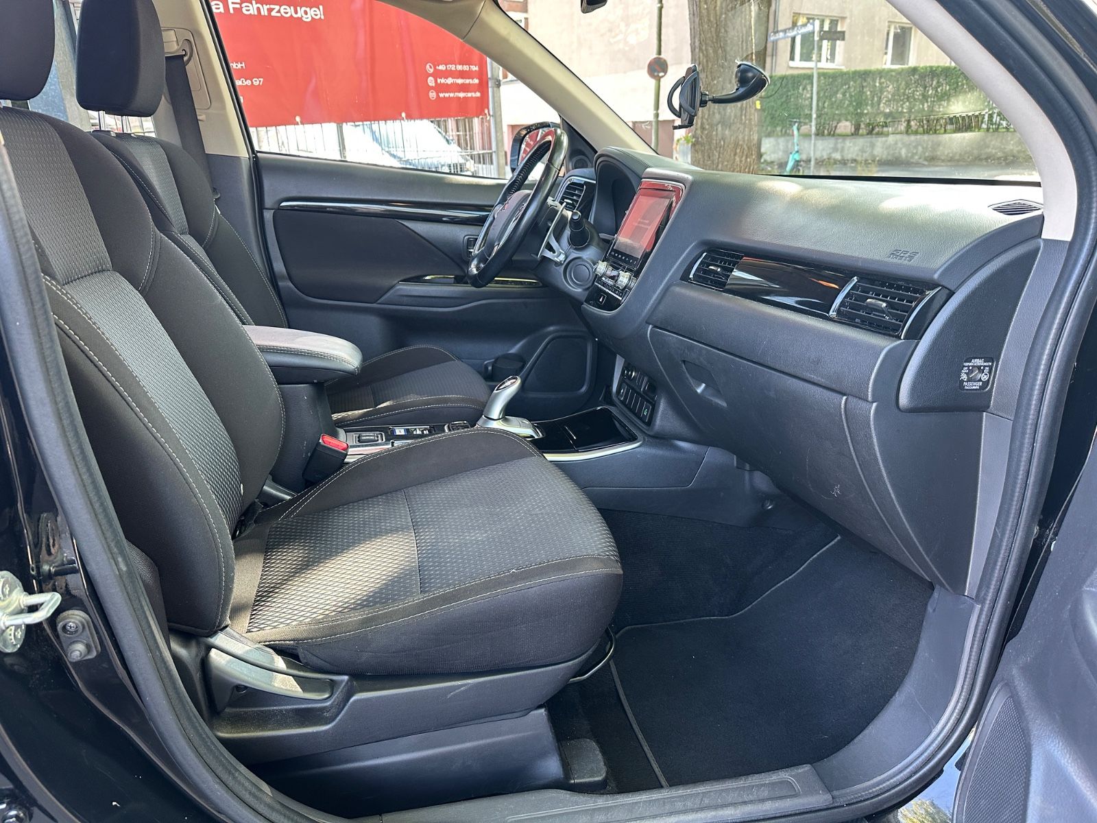 Fahrzeugabbildung Mitsubishi Outlander PHEV4WD*LED*TEMPO*CAM*PDC*SHZ