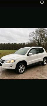 Volkswagen VW Tiguan Vollausstattung - Volkswagen Tiguan mit Benzin-Antrieb: Limousine