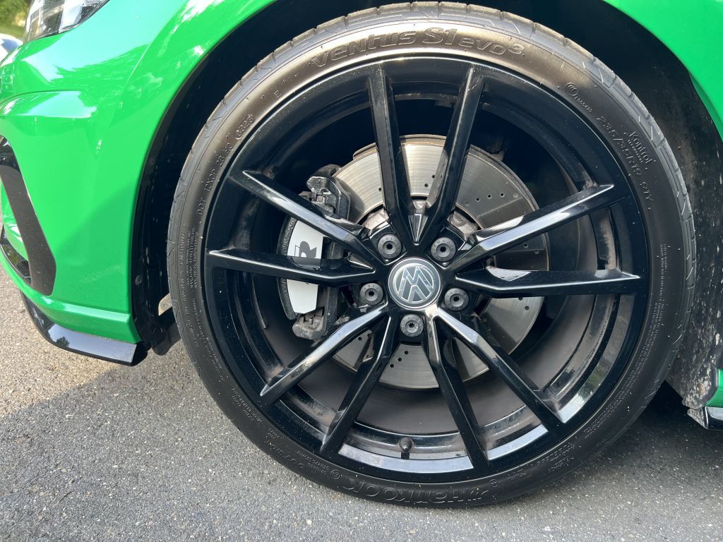 Fahrzeugabbildung Volkswagen Golf R 2.0 Akrapovic Original Sonderfarbe