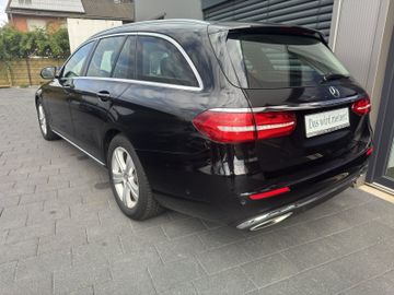 Bild 4 Mercedes-Benz E 200 E 20d0 T Avantgarde Xenon Navi Kamera Ambiente S