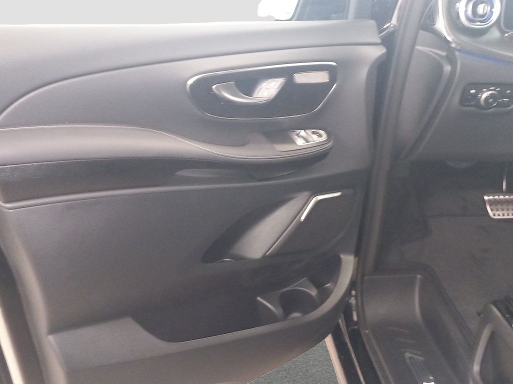 Fahrzeugabbildung Mercedes-Benz V 300 d AVANTGARDE Lang AHK*Leder*Navi*Standh.