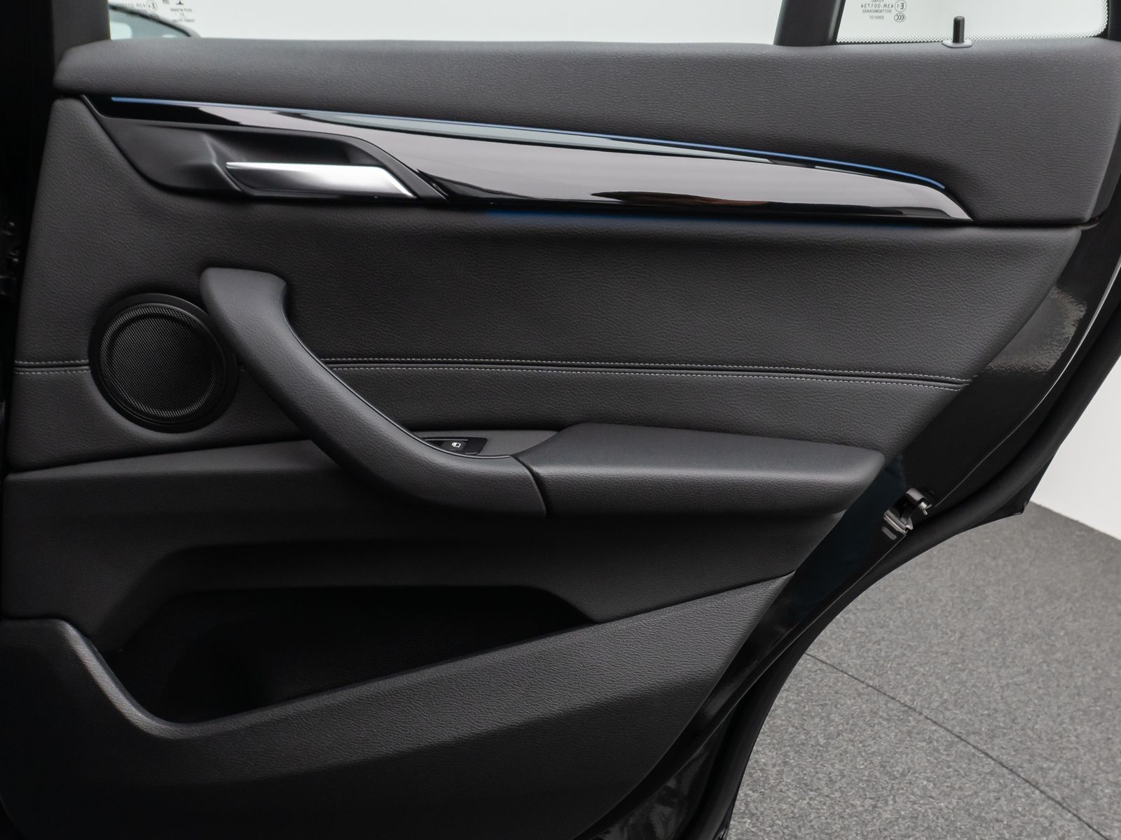 Fahrzeugabbildung BMW X1 xD25e Sport Line Kamera HUD DAB HiFi Komfort