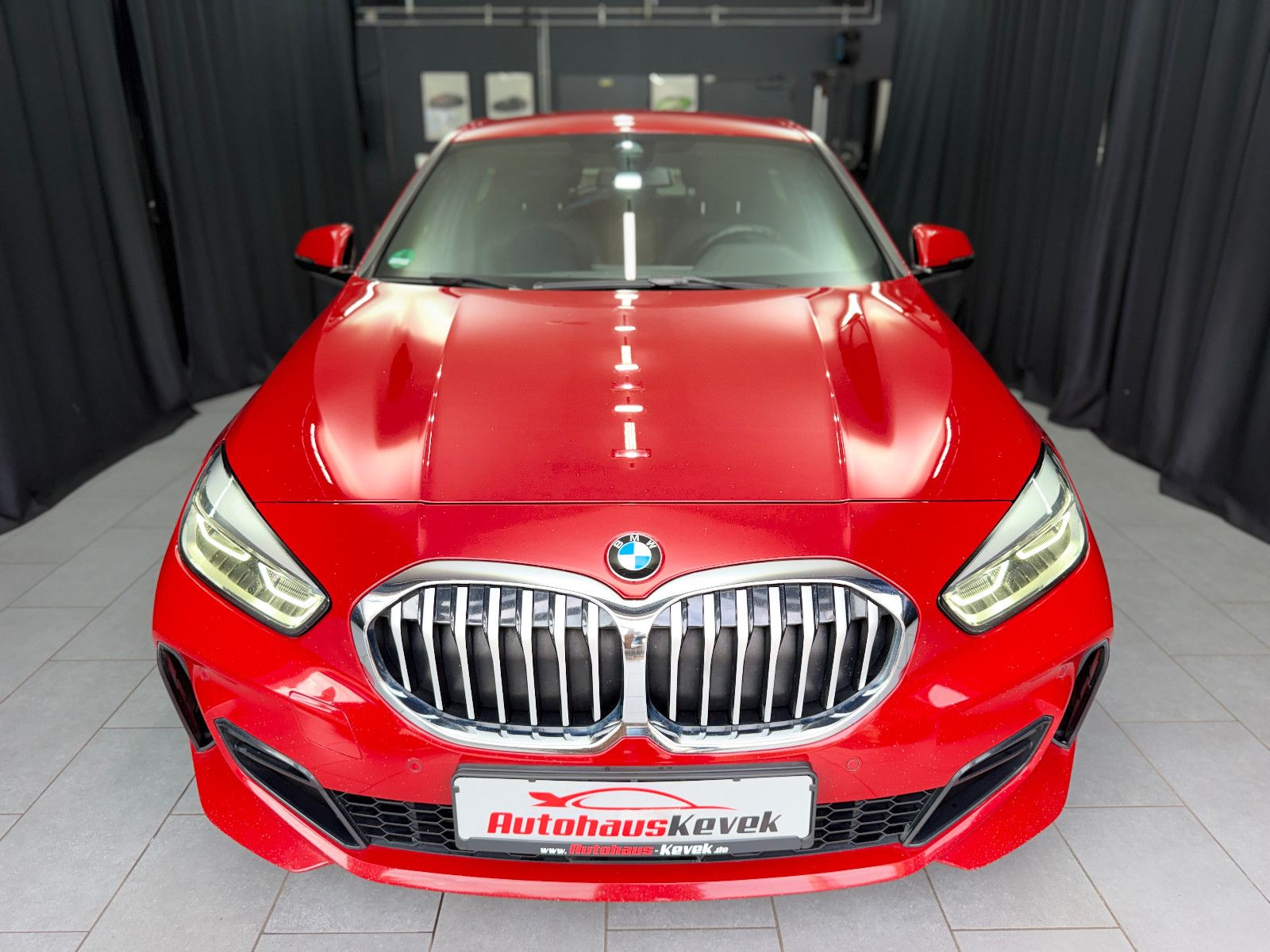 Fahrzeugabbildung BMW 118 d M Sport|HIFI|RF-CAM|DIG-TACHO|NAVI
