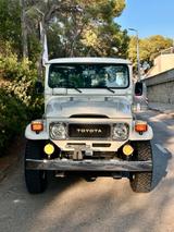 Toyota Land Cruiser - FJ40 1984 2F-4.2L - Toyota Land Cruiser: 40