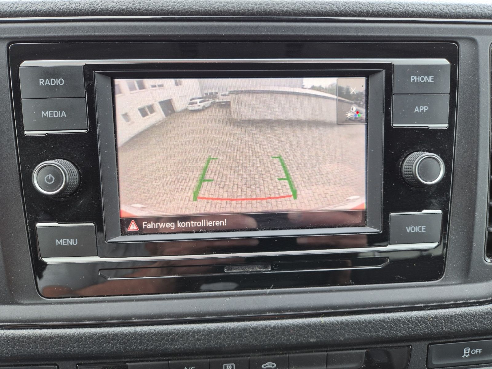 Fahrzeugabbildung Volkswagen Crafter 50 DSG LR HD 9-Si Rollstuhllift Trittstu