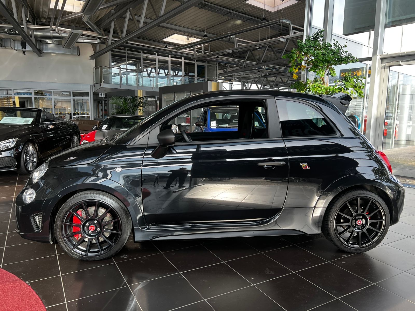 Fahrzeugabbildung Abarth 695 Competizione BEATS XEN NAV PDC ALU