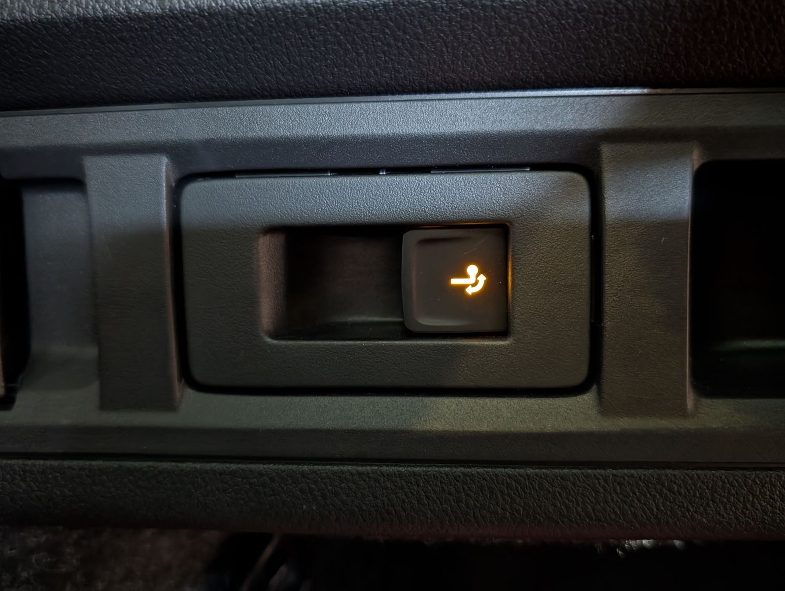 Fahrzeugabbildung SKODA Octavia 1.5 TSI mHEV DSG ACC Style-Paket AHK 17"