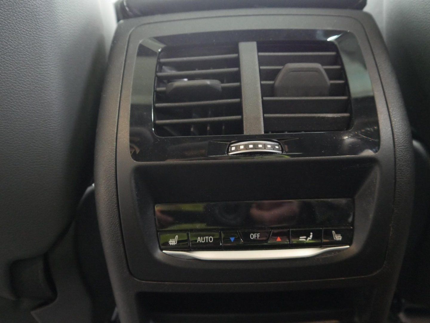 Fahrzeugabbildung BMW X4 M M Sportpaket Glasdach Head-Up HK HiFi DAB