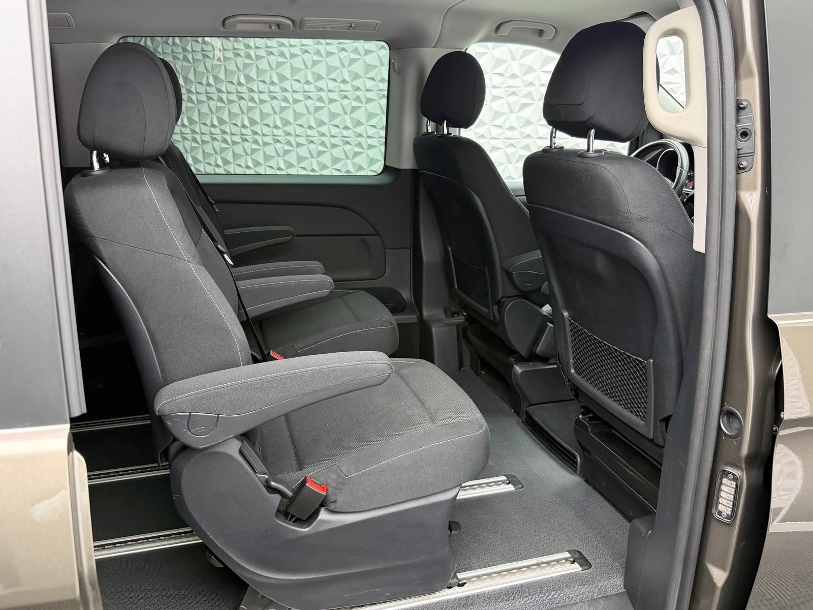 Fahrzeugabbildung Mercedes-Benz V250d 4MATIC*STANDHEIZ*AHK*7SITZE*ILS*3,1t*RCAM