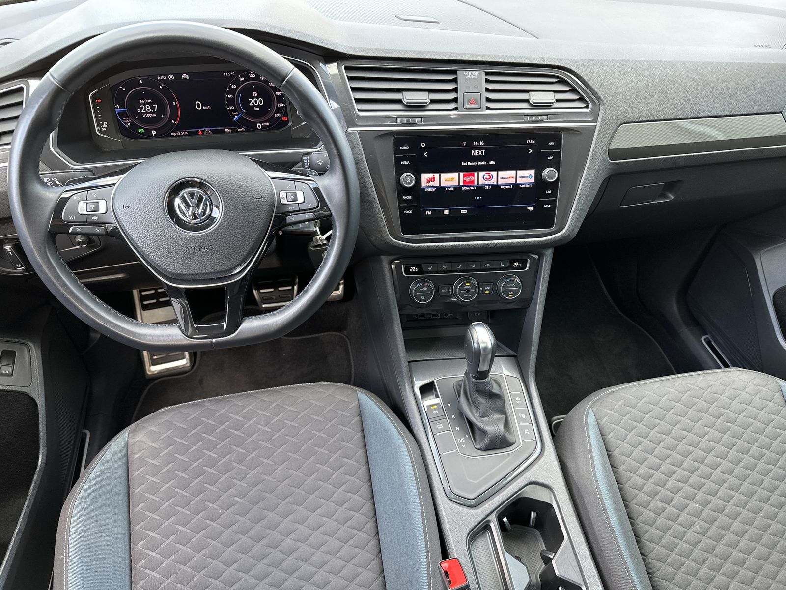 Fahrzeugabbildung Volkswagen Tiguan Allspace 2.0 TDI DSG IQ NAV+LED+PANO+HUD
