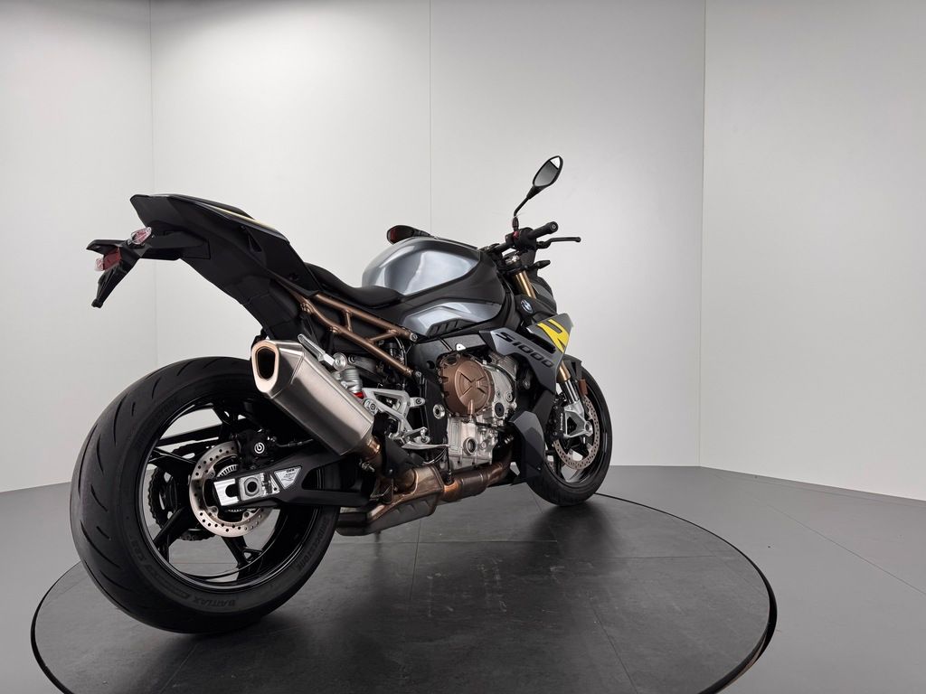 Fahrzeugabbildung BMW S1000 R *NEUWERTIGER *1. HAND