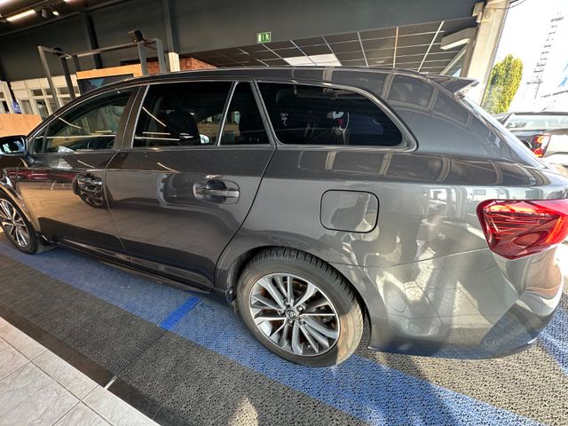 Toyota Avensis Kombi Edition