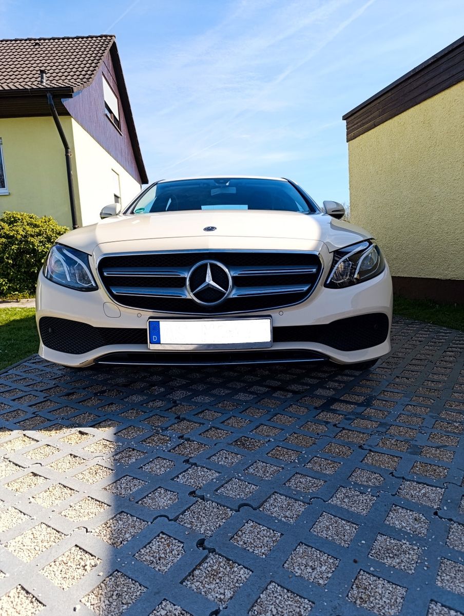 MERCEDES-BENZ E-Klasse Diesel d 9G-TRONIC Exclusive Taxi