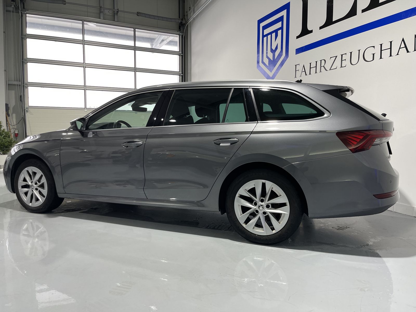 Fahrzeugabbildung SKODA Octavia 2.0 TDI*Style*AHK*LED*Navi*HeadUP*