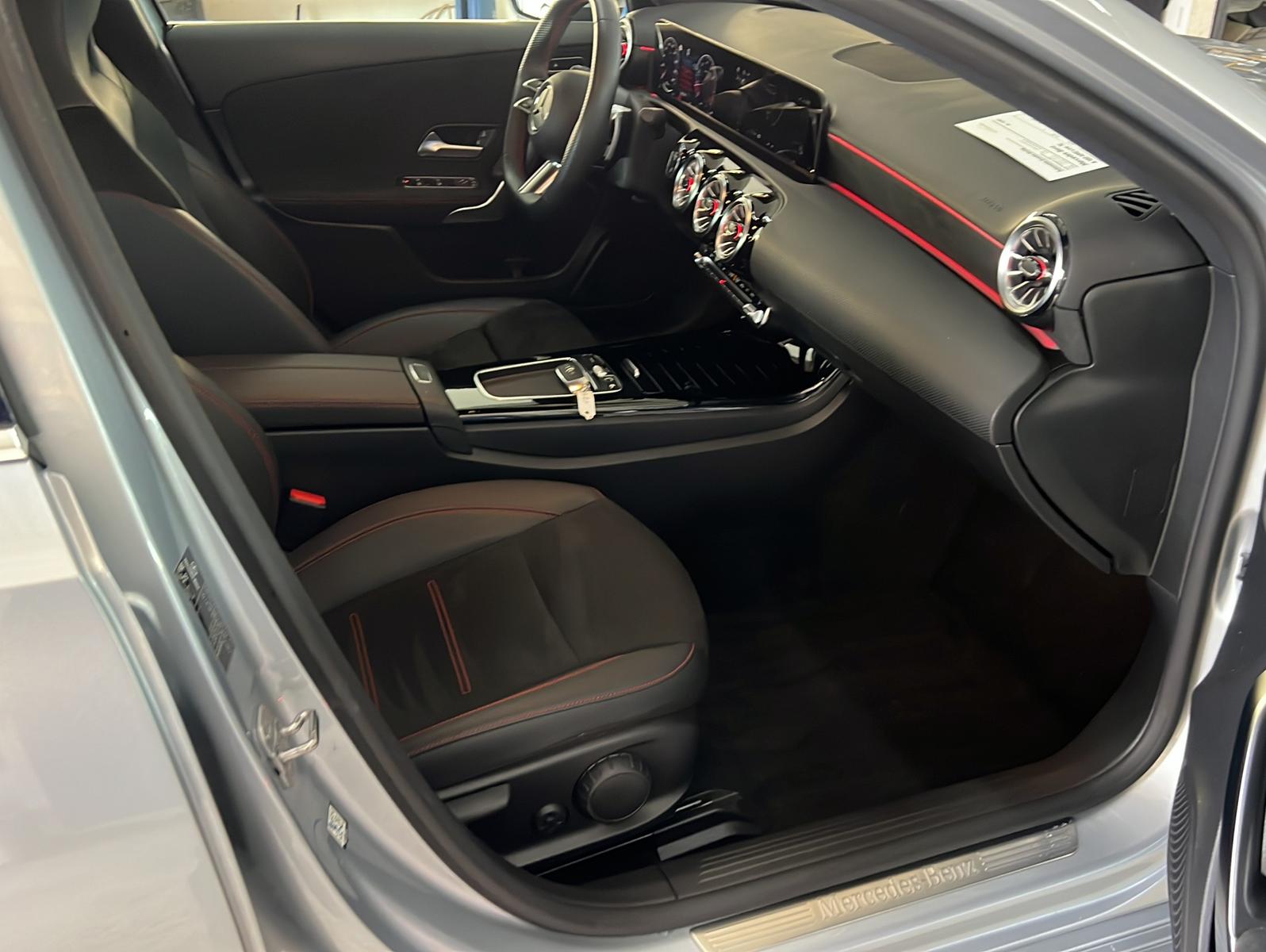 Mercedes-Benz A-Class AMG Line 7G Tronic*Navi*DAB*KeyGo*MBUX*, миниатюра 19
