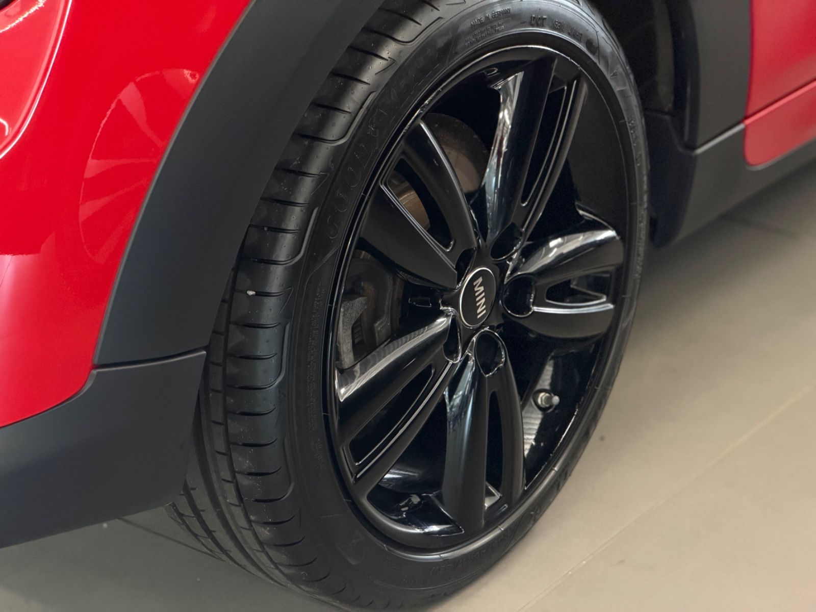 Fahrzeugabbildung MINI COOPER 1.5 5-trg.  John Cooper Works Trim