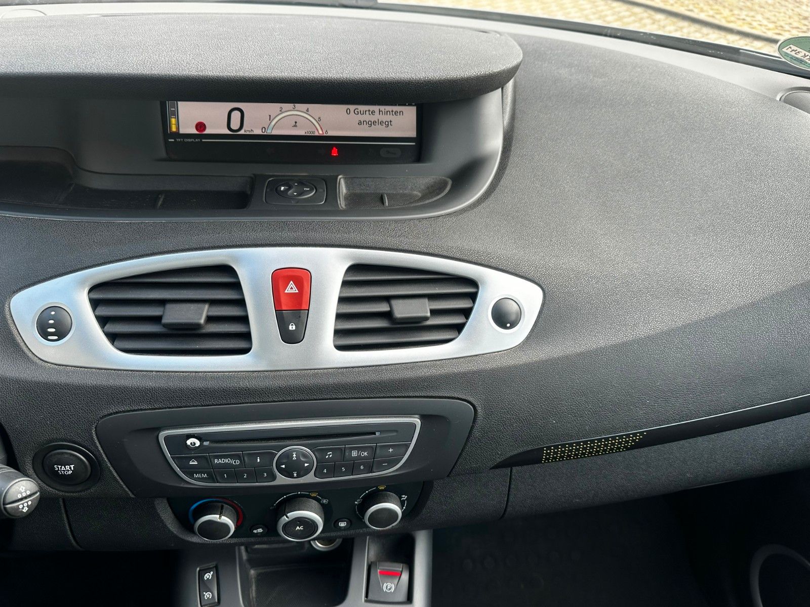 Fahrzeugabbildung Renault Scenic III Dynamique