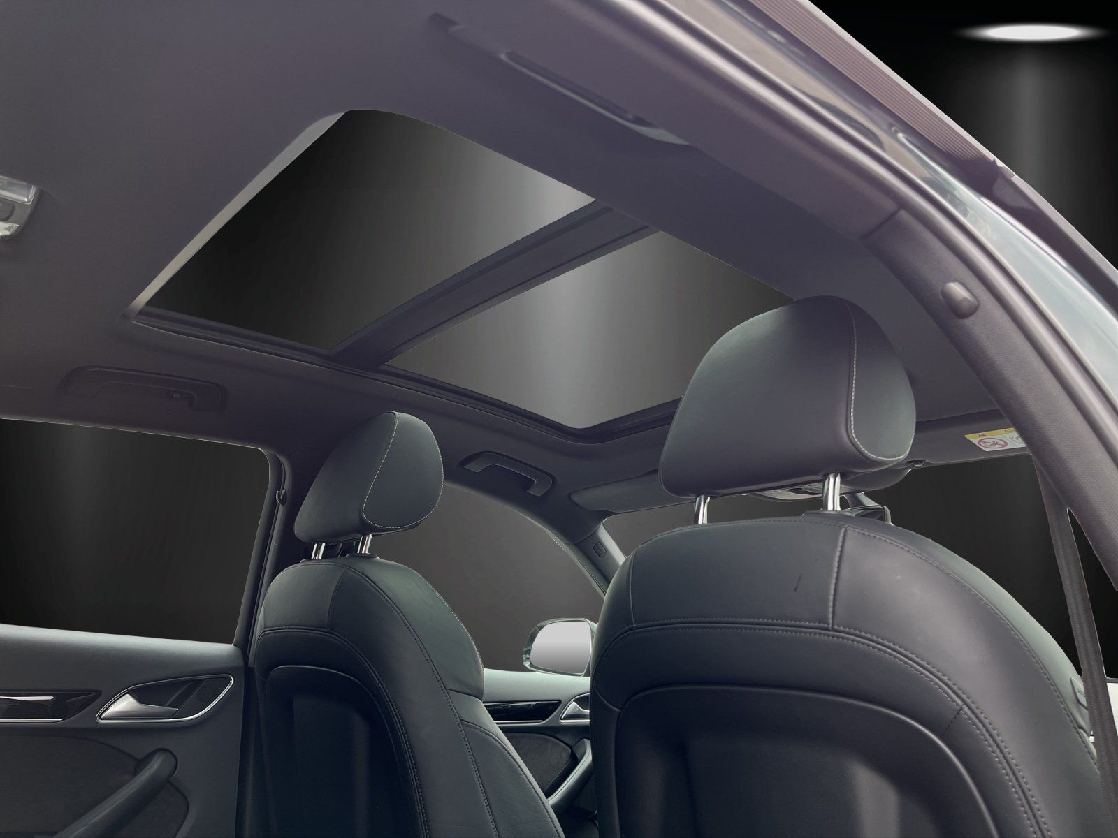 Fahrzeugabbildung Audi Q3 2.0 TFSI quattro S-LINE Comp./PANO/KAMERA/LED