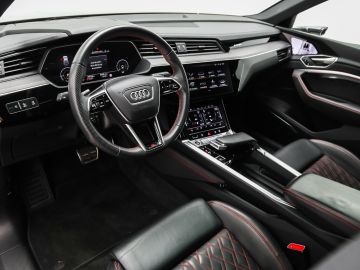 Audi Q8 e-tron - 9