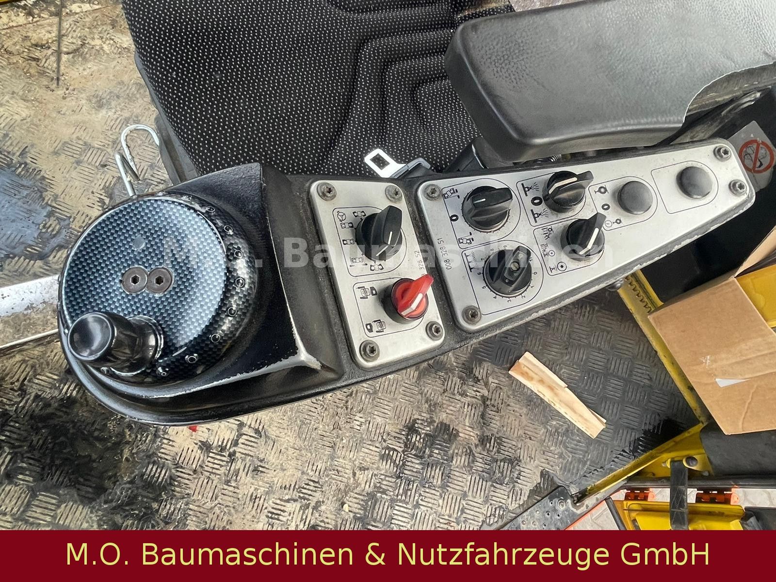 Fahrzeugabbildung BOMAG BW 154 AP-AM / Walze /