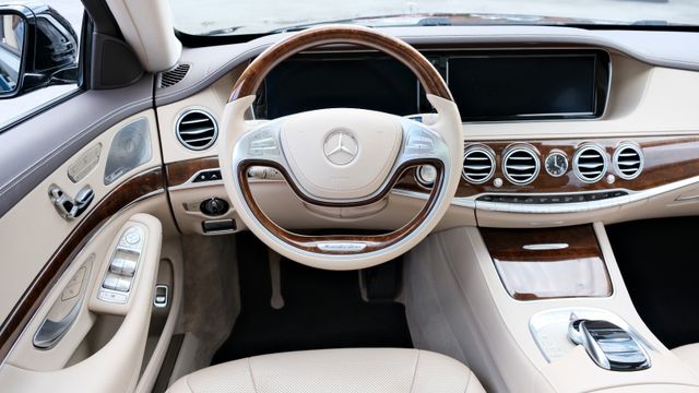 Fahrzeugabbildung Mercedes-Benz S 350 d L/Pan./Burm./Mass./Distr./Chauffeur